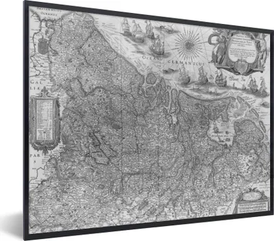 Produktbild von MuchoWow® Gerahmtes Poster Eine alte schwarz-weiße Karte der Niederlande 80x60 cm - Poster mit Schwarzem Bilderrahmen Wandposter Rahmen Foto Bilder - Schwarzem - Mit Gestell