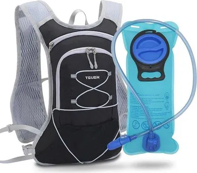 Produktbild von Famanu Hydratationstasche mit 2L Reservoir - Leichte Trailrunningtasche für Outdoor-Aktivitäten