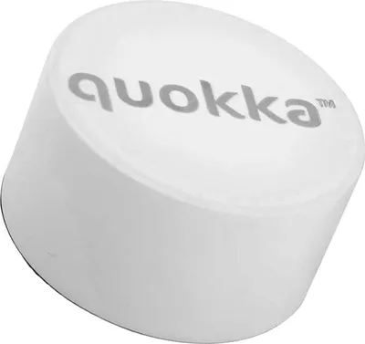 A white cylindrical thermos bottle with the brand name 'quokka' printed on it.