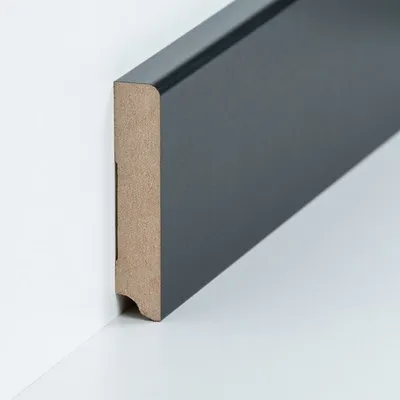 Produktbild von Sockelleiste schwarz 19 x 96 MDF foliert Fußleiste