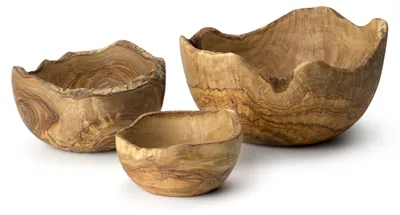 Zdjęcie produktu dla CONTINENTA, miska w naturalnym kształcie, wykonana z drewna oliwkowego, średnica ok. 25 cm, numer artykułu: 401716, kod produktu: 496603