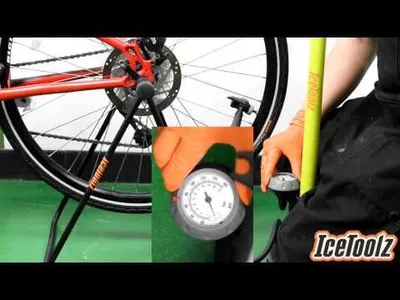 Image de ICetoolz 240a451 Pompe de pompage haute pression acier avec jauge 160psi jaune