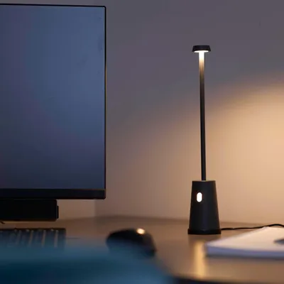 Productafbeelding van Led-tafellamp met Laadstation, Traploos Dimbaar, Warm Wit Licht