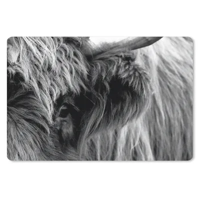 Produktbild von MuchoWow® Schreibtischunterlage Scottish Highlander - Auge - Schwarz - Weiß 60x40 cm - XXL Mauspad - Großes Mauspad