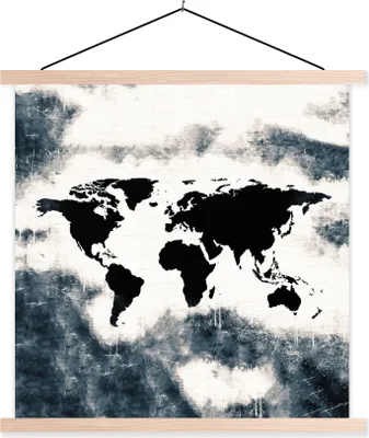Produktbild von MuchoWow® Textilposter Weltkarte - Holz - Schwarz 120x120 cm mit holzfarbenen Rahmen - Textil-Poster