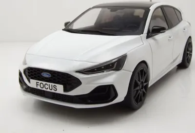 Produktbild von MCG 18453 Ford Focus ST Track Pack 2022 weiß 1:18