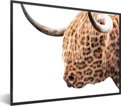 Produktbild von MuchoWow® Gerahmtes Poster Schottischer Highlander - Panther - Weiß 80x60 cm - Poster mit Schwarzem Bilderrahmen Wandposter Rahmen Foto Bilder - Schwarzem - Mit Gestell