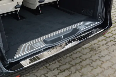 Obrázek produktu pro Ochranná lišta hrany kufru Mercedes V-Class 2014- (W447, krátká, chrom)