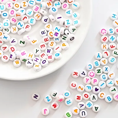 1000 Acrylperlen mit Buchstaben, rund, 7 mm, weiß