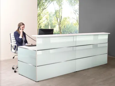 Produktbild von Kerkmann Design-Theke Grundtheke Atlantis Glas (B)1350x(T)920x(H)1080mm ohne Seitenblenden-ohne LED-Leuchtleiste-ohne Taschenablage