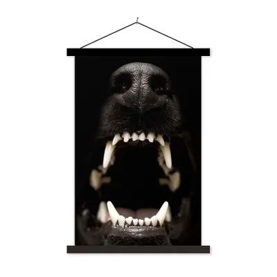 Produktbild von MuchoWow® Textilposter Nahaufnahme knurrender Hund 60x90 cm mit schwarzem Rahmen - Poster Wohnzimmer