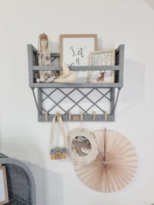 Zdjęcie produktu dla WikliBOX - Wiklinowa szafka ścienna z wieszaczkami szara 45x21x50cm