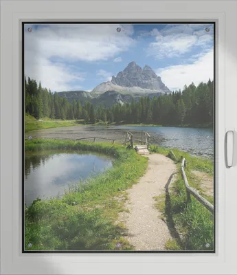 Produktbild von Wallario Lichtschutzbild, Dekorativer Sichtschutz Sonnenschutz 96 x 115 cm mit Motiv: See in Berglandschaft - Verdunklung ohne Bohren