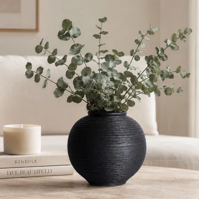 Image de Grand vase en céramique pour décoration de style rustique