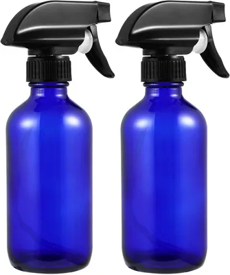 Produktbild von 2 Glas-Sprühflaschen mit 100 ml zum Befüllen, als Wassersprüher und Wasserbehälter für Flüssigseife, Lotion und Blumen