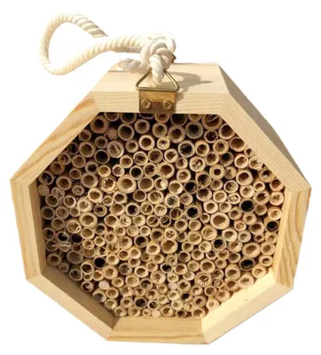 Produktbild von Bienenhotel aus Holz für den Lebensraum von Insekten