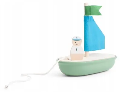 Image de Bateau avec capitaine en bois