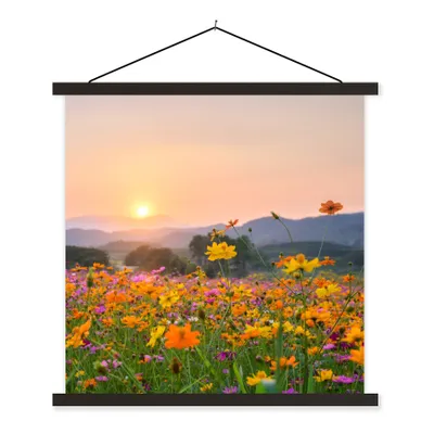 Produktbild von MuchoWow® Textilposter Blumen - Sonnenuntergang - Berg 120x120 cm mit schwarzem Rahmen - Aufhängungsset