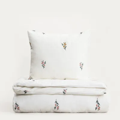 Produktbild von HOMLA FLORAL DREAM Bettwäsche aus gewaschener Baumwolle mit floraler Stickerei 220x200 + 2*50x60 cm