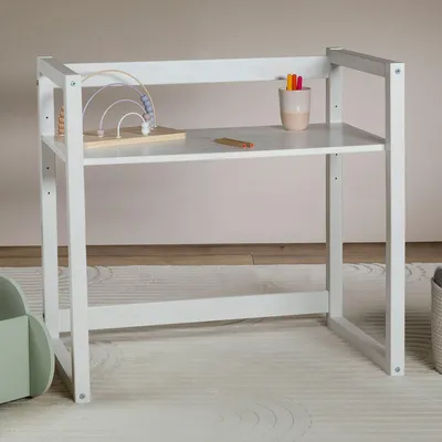 Produktbild von Kinderschreibtisch SUZA höhenverstellbar Massivholz weiß - Tischplatte in 4 Höhen verstellbar, ideal für kleine Räume, minimalistisches Design im Montessori-Stil