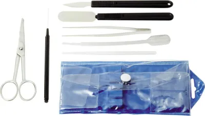 Produktbild von Betzold Botanisierbesteck 7-teilig, rostfrei, stabil, mit Sortiermäppchen für Pflanzenstudien