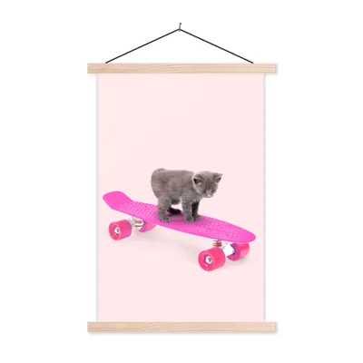Produktbild von MuchoWow® Textilposter Katze - Kätzchen - Tiere - Skateboard - Rosa 120x180 cm mit holzfarbenen Rahmen - Textil-Plakat