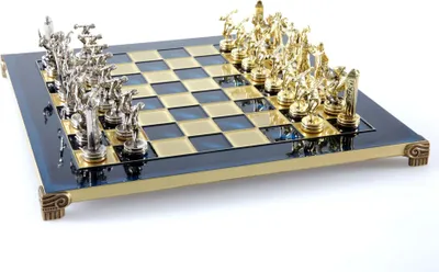 Produktbild von Metall-Schachspiel mit antikem Sportmotiv und geformten Figuren