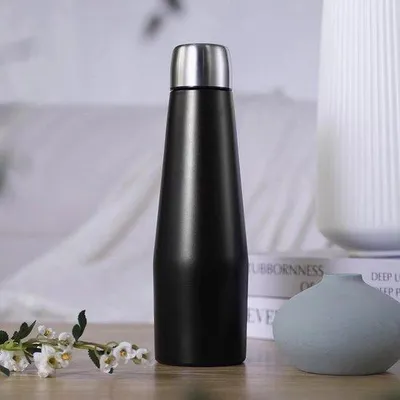 Immagine prodotto di Bottiglia termica in acciaio inossidabile Ibenzoa® da 500 ml – acciaio inossidabile 18/8, a doppia parete e isolamento sottovuoto, a prova di perdite, senza BPA, resistente ai graffi, ideale per lo sport, i viaggi e l'uso quotidiano