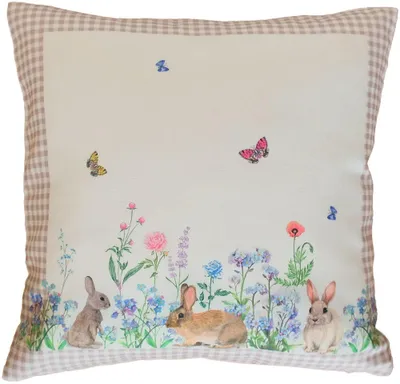 Produktbild von Kissen-Bezug Osterhasen & Wiese Ostern mit Karo Bordüre 40x40 cm