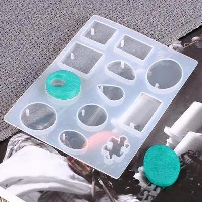 Produktbild von Silikon Ornament Hängevogel, 2 Stück, handgefertigt, Kristalltropfenform, Epoxid-Silikonform
