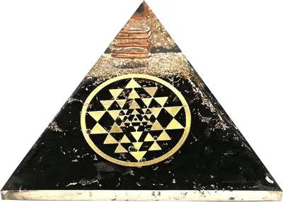 Productafbeelding van Orgone Piramide - Energie Beschermer - Negatieve Energie Neutraliseren - Met Sri Yantra - 7 x 7 x 7 cm