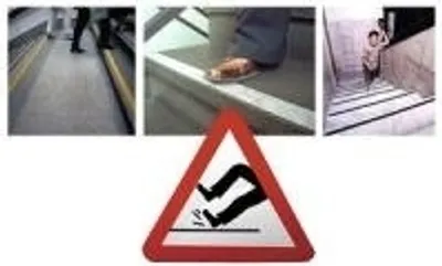 Zdjęcie produktu dla 3M Safety-Walk Universal, wymiary: 50 mm x 18,30 m, przezroczysta samoprzylepna powłoka antypoślizgowa, dostarczana na rolce (SW1TR50)
