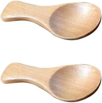 Produktbild von Zwei kleine Holz-Löffel mit kurzen Griffe, perfekt für kleine Mengen, ideal für das Kochen, Backen und als Accessoire in der Küche.