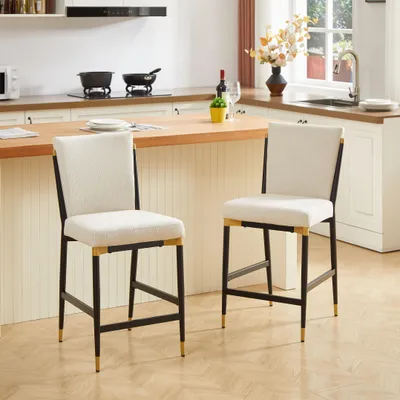 Image de Lot de 2 tabourets de bar, ensemble lounge, tabourets de comptoir de style scandinave, chaises de cuisine avec repose-pieds rectangulaire, structure noir et or, coussins en tissu couleur crème