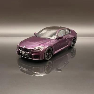 Produktbild von BMW M2 G87 Coupé 2023 – Twilight Purple Metallic – Premium-Sammlermodell im Maßstab 1:18 von GT Spirit