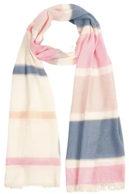Samaya Breitschal in rosa