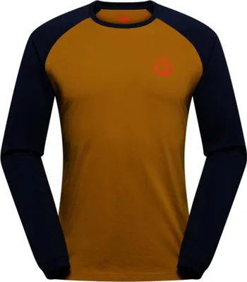 rotes rundes Logo auf der Brust