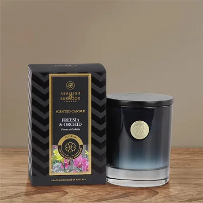 Produktbild von Ashleigh & Burwood Duftkerze Freesia & Orchid 140 g