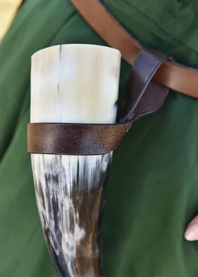 Produktbild von Einfacher Gürtelhalter für Trinkhorn aus Leder, Hornhalter, dunkelbraun