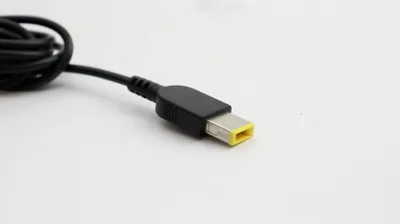 Produktbild von Lenovo Original 45 Watt Netzteil 20V 2,25A rechteckiger Stecker mit Innenstift ADLX45NCC3A SA10M42722 SA10E75793 01FR047 01FR035 00HM615 00HM613