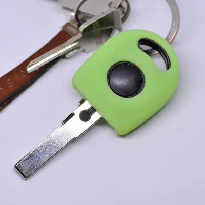 Produktbild von Auto Schlüssel Hülle Silikon Schutz Cover Fluoreszierend Grün kompatibel mit VW SEAT Skoda alle Modelle Startschlüssel