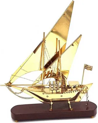 Produktbild von Messingboot auf Holzsockel 43cm - N-4453