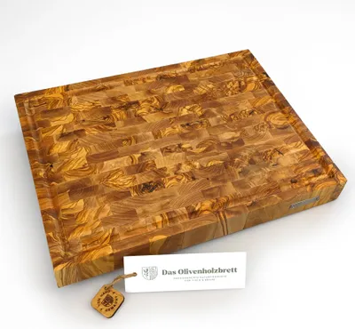 Produktbild von Massives Olivenholz Mosaik Schneidebrett mit Saftrille 30x30x4,5cm