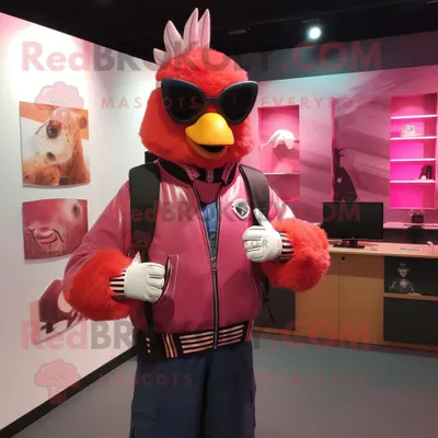 Produktbild von Rosa REDBROKOLY Tandoori-Huhn Maskottchen kostüm gekleidet in eine Bomberjacke und eine Lesebrille