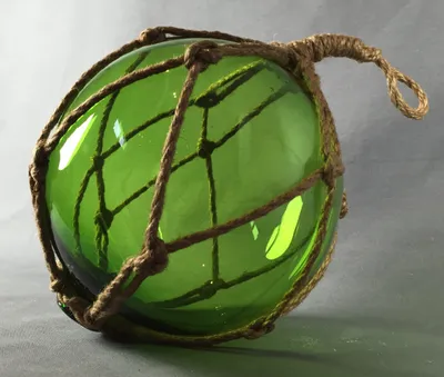 Produktbild von Deko Fischerkugel aus Glas grün 17 cm Tauwerk Netz