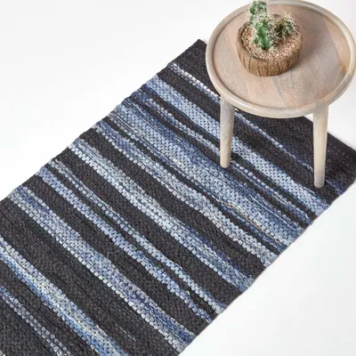 Zdjęcie produktu dla HOMESCAPES Dywan Texas 66x200 cm - Ręcznie tkany dywan ze skóry i dżinsu