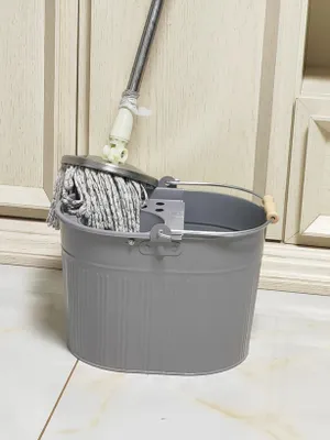 Image de Seau en acier galvanisé de 13 litres - Seau robuste et durable pour le nettoyage