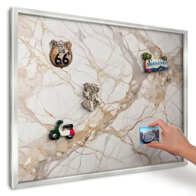 Produktbild von Magnettafel 70x50 cm in einem silbernen Rahmen - Magnetische Metalltafel, Magnetpinnwand zur Wandmontage für Wohnzimmer, Küche, Flur, Kinderzimmer und Büro - Marmor-Eleganz