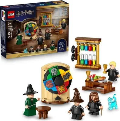 Produktbild von LEGO Harry Potter Schloss Hogwarts: Die Zeremonie des Sprechenden Hutes, Spielzeug, 7+ Jahre