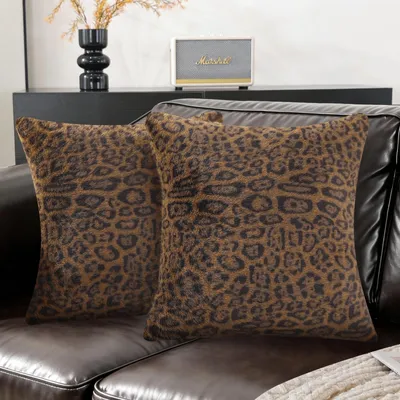 Produktbild von Kissenbezug Leopard 60x60 cm Set aus 2 – Kunstfell & Samt Wendbar